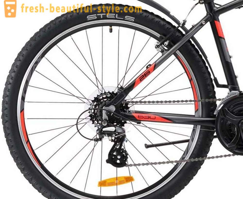 Stels Navigator 630 cykel: en översikt, specifikationer, recensioner