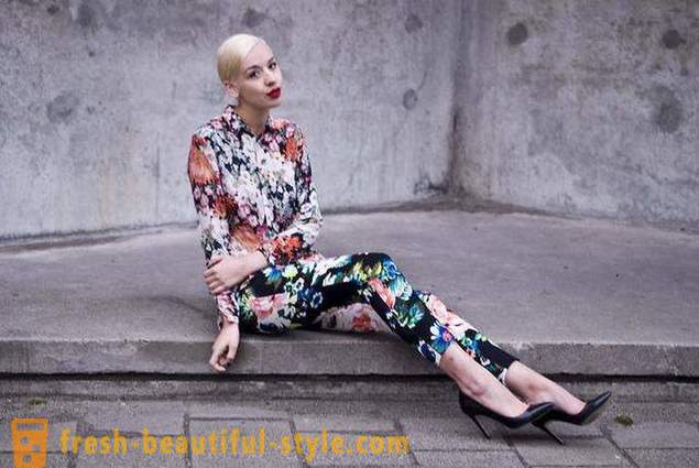 Fashionabla byxor med blommor - vad man ska ha, råd stylister och den bästa kombinationen av