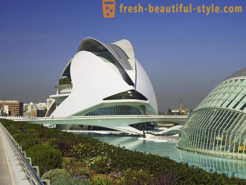 Den extraordinära arkitekturen i operahuset i Valencia
