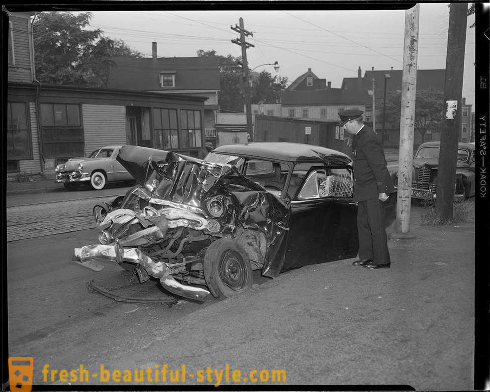 Fotosamling av olyckor på vägarna i Amerika under åren 1930-1950