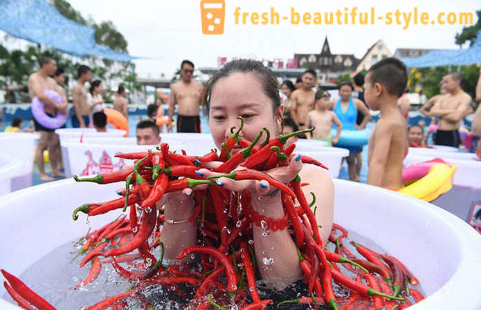 Inte för svag i hjärtat: i Kina fanns en tävling ätande paprika för hastighet