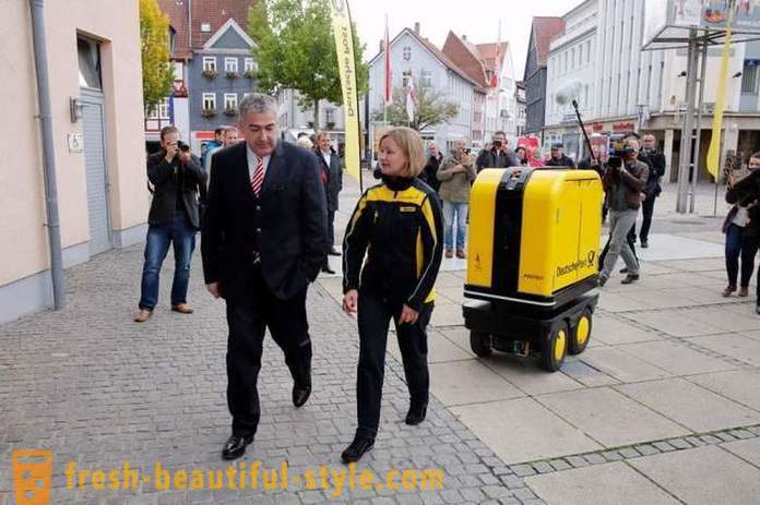 I Tyskland har vi skapat en robot-assistant brevbärare och kurirer