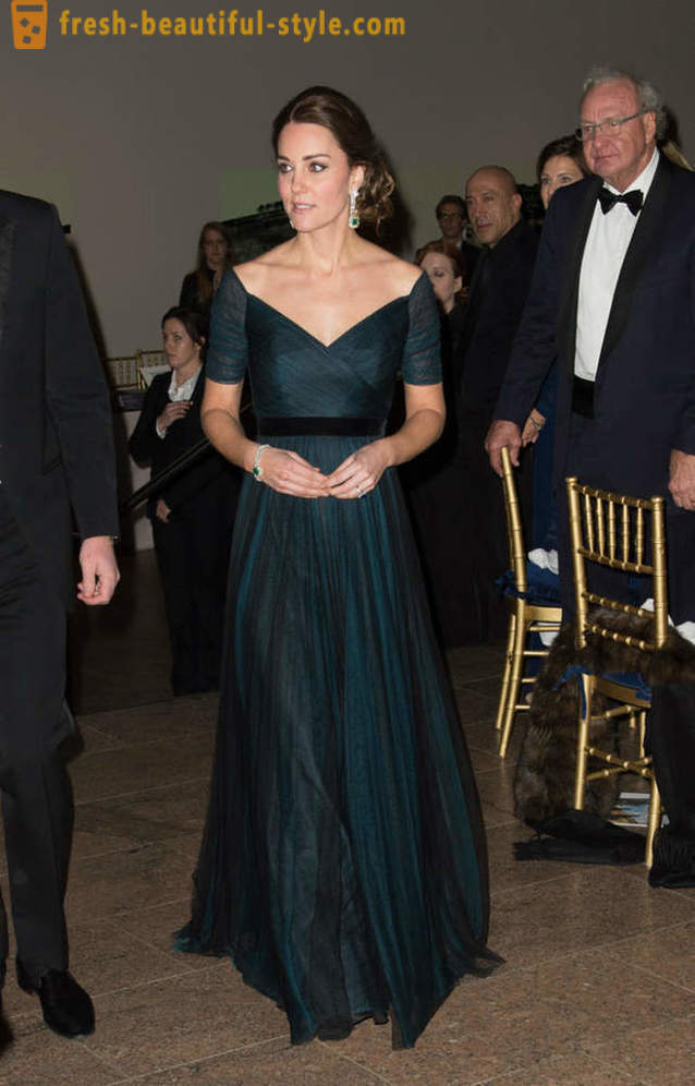 När oklanderlig stil Kate Middleton bröt kungliga klädsel