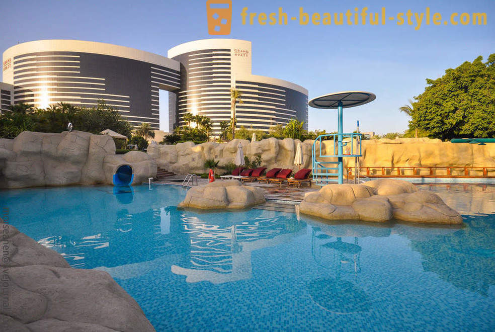 Gå på lyxhotellet Grand Hyatt Dubai