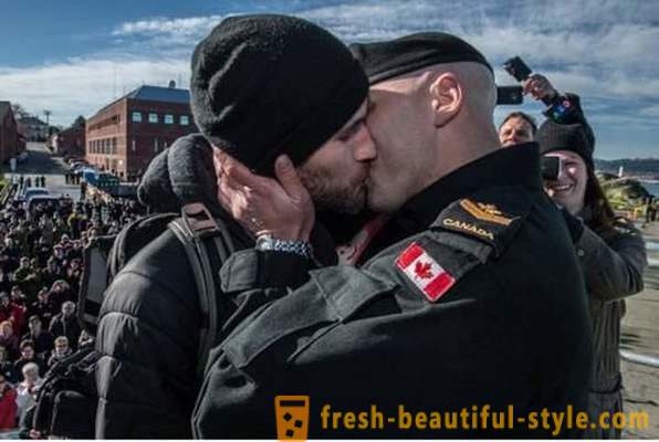 Religiösa kyss fångas på fotografisk film