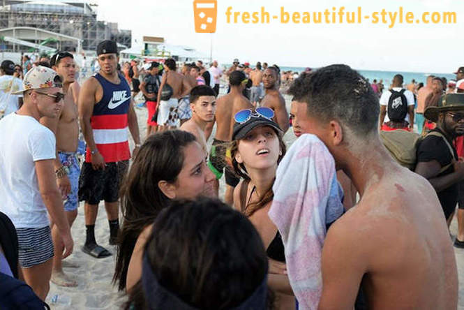 Som amerikanska studenter tillbringar sin semester i Miami