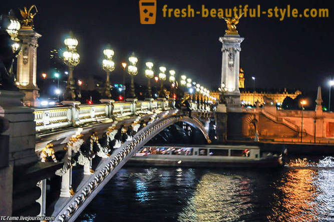 Gå över broar Paris
