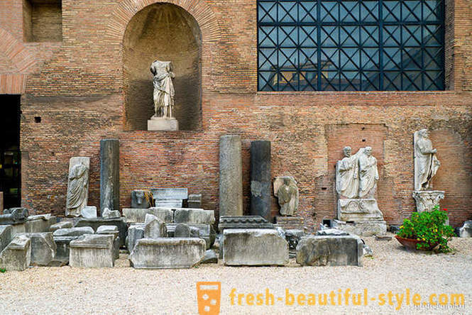 Vandring längs de gamla baden i Rom