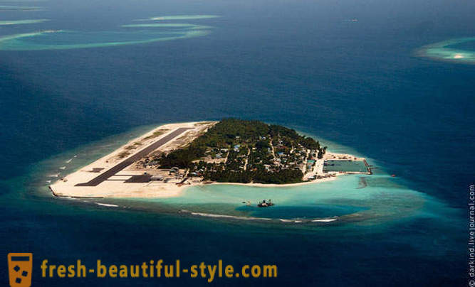 Flyger över Maldiverna med sjöflygplan