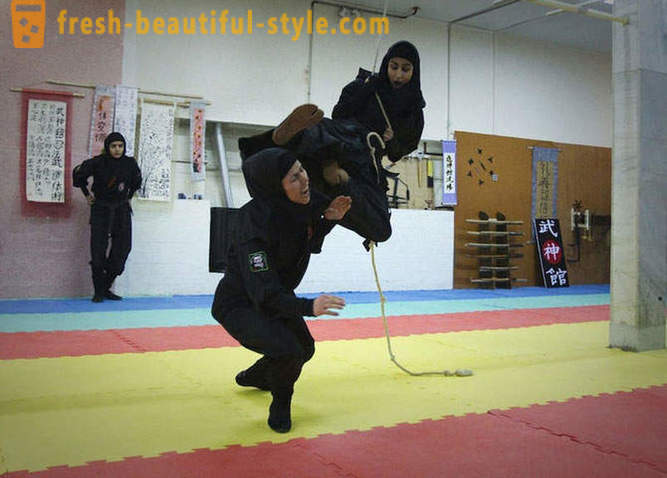 Iranska kvinnliga ninjor