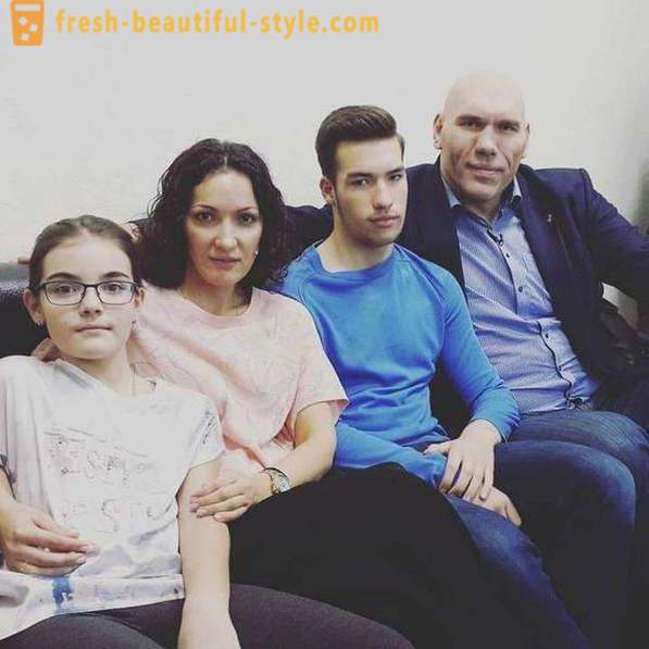 Rysk boxare Nikolai Valuev: längd och vikt, familj, barn