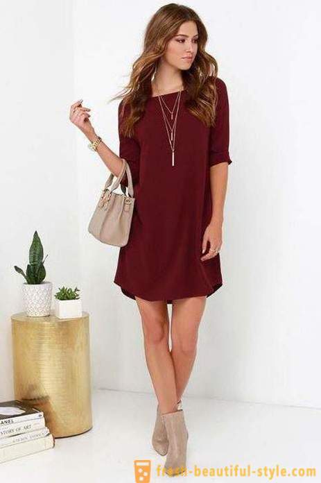 Burgundy klänning. Hur man ser perfekt?