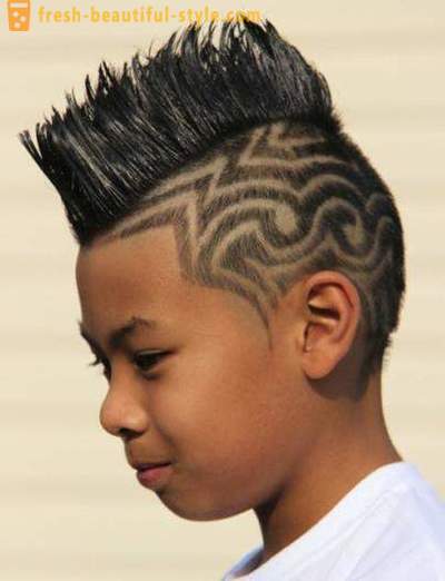 Trendiga frisyrer för pojkar. kreativa alternativ