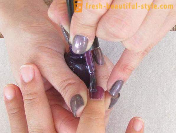 Hur ansöker schellack naglar på rätt? Hur ansöker glitter eller mönster på shellack hem?