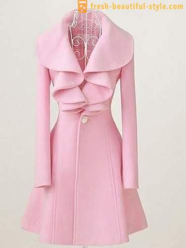 Rosa klänning som ett grundläggande element i garderoben