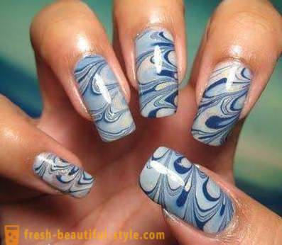 Manikyr på vattnet - en ny trend i nail-art